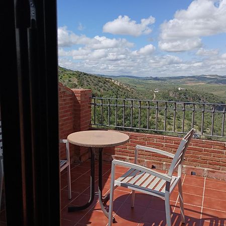 Hotel Rural Los Tadeos Zahara De La Sierra Εξωτερικό φωτογραφία