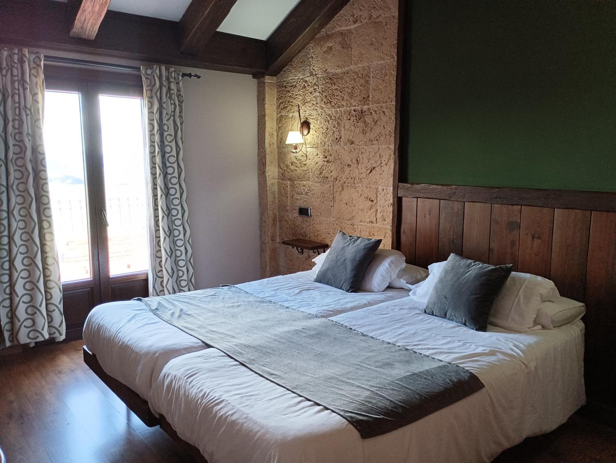 Hotel Rural Los Tadeos Zahara De La Sierra Εξωτερικό φωτογραφία